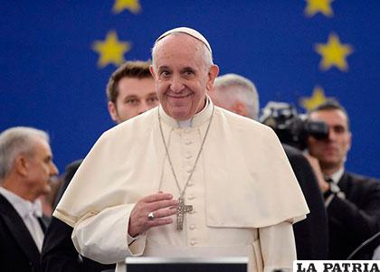 Papa Francisco fue premiado por su trabajo para lograr la paz en el mundo