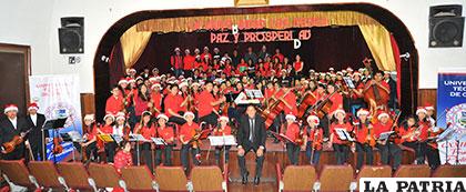 Coro Polifónico Universitario y Orquesta Filarmónica de Oruro