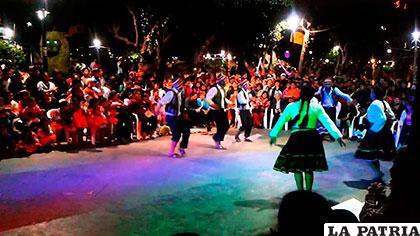 Concurso de baile de Navidad en Sucre