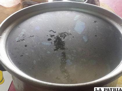 Imágenes del agua que una vecina de La Paz habría recibido /Facebook