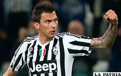 Mario Mandzukic anotó el tercero para Juventus que venció 3-1 a Atalanta