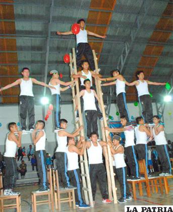 Durante la demostración de gimnasia
