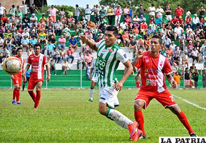La acción del encuentro que se jugó ayer en Montero /APG