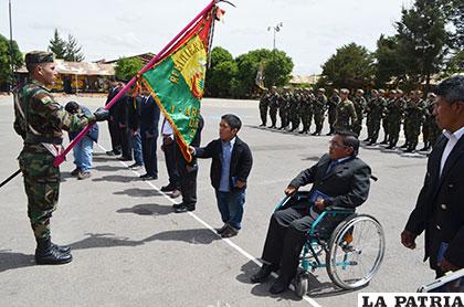 Personas con discapacidad recibieron libretas de servicio militar como Auxiliar 