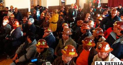 Los mineros cooperativistas buscan un acercamiento con las autoridades de Gobierno, para restablecer sus actividades