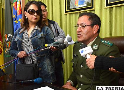 El comandante departamental de Policía, coronel Ramiro Cuba, realiza la recomendación mediante los periodistas