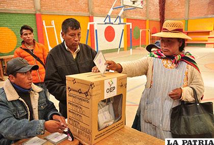 Sociedad boliviana asistió masivamente a referendo del 21 de febrero /Archivo
