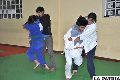 Judocas orureños durante sus entrenamientos