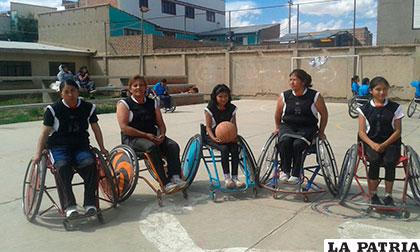 El plantel de Horizontes, campeón del torneo oficial