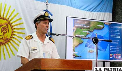 El oficial Enrique Balbi es el único autorizado para dar comunicados respecto al submarino perdido