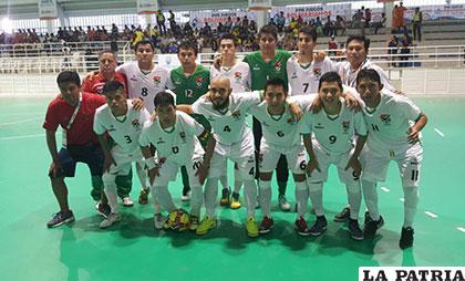 La selección boliviana de futsal estuvo dirigida por Humacayo y contó con el aporte de Saavedra