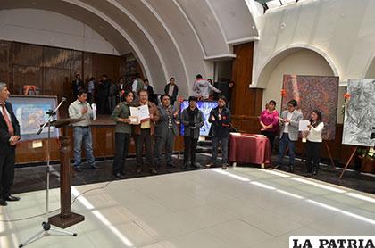El Municipio de Oruro cumplió con los artistas