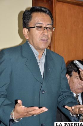 El delegado defensorial departamental, José León