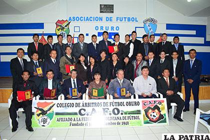 Miembros del Colegio de Árbitros de Fútbol Oruro, celebraron su nuevo aniversario