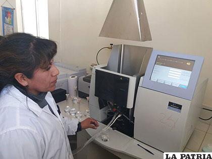 El Sedes analizará el agua en uno de sus laboratorios