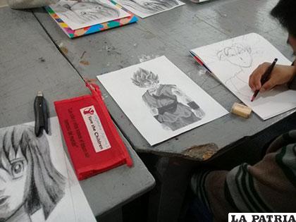 Estudiantes de los cursos vacacionales de la ABAP realizan su primer dibujo