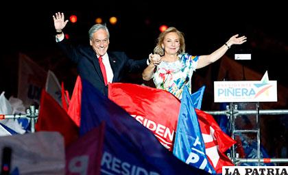 Sebastián Piñera y su esposa Cecilia Morel, celebran la victoria en el balotaje