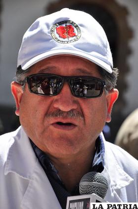 Alberto Salinas (PDTE. COLEGIO M?DICO DE ORURO): 