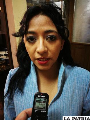 DANITZA VILLARROEL (ASAMBLEÍSTA): 