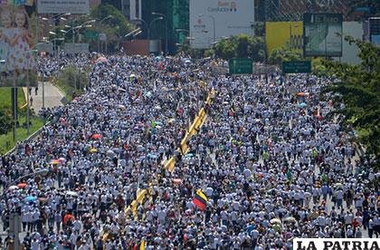 Miles de venezolanos se concentraron para pedir elecciones presidenciales y en rechazo al gobierno de Maduro /cnnespanol.cnn.com