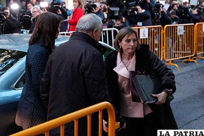 La vicepresidenta del Parlamento de Cataluña, Carmen Forcadell, llegó a la Corte Suprema de Madrid /elheraldo.hn