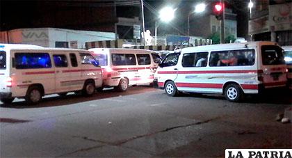 Trancaderas en la avenida del Ejército son propiciadas por los minibuses
