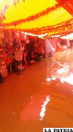 Este fue el panorama en la Feria Navideña de la 6 de Agosto