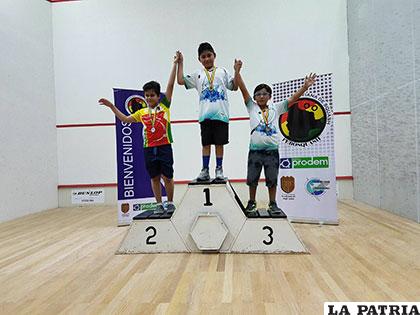 Ríos (primero) y Boyermán (tercero), clasificaron a la selección 
boliviana de squash