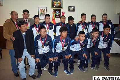 La selección Sub-17 fue distinguida por la Gobernación por el título obtenido