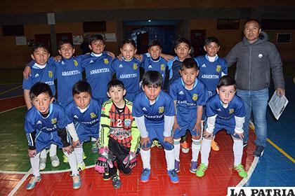 Integrantes de la selección Sub-10 que se consagraron campeones