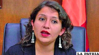 La ministra de Salud, Ariana Campero, es criticada por el conflicto médico /ANF