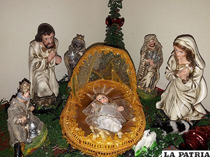 Las tradiciones navideñas de antaño incluían adorar al niño Jesús