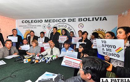 Médicos ratifican que dialogarán sin levantar protestas /APG