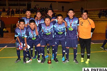 Los integrantes del equipo Saavedra que lograron el título