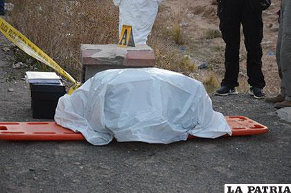 Doblada dentro de una maleta fue encontrada Alina