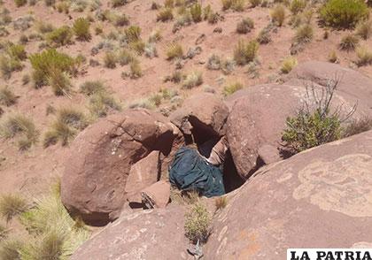 El cuerpo de la víctima fue hallado entre las rocas
