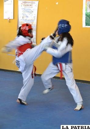 Deportistas de taekwondo serán distinguidos por su asociación