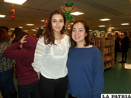 De izquierda a derecha: Alicia Claure y Naomi Ishiguro (Biblioteca de Rinkeby)