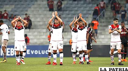 Jugadores de NewellÂ´s Old Boys festejan el triunfo ante Patronato 1-0 /EURO SPORT 