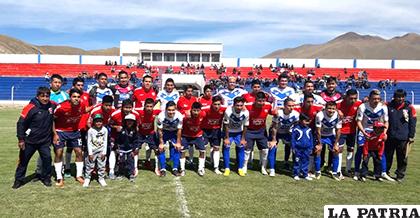 Linda jornada de confraternización en Challapata, jugadores de San José e Independiente /cortesía Eduardo Yucra