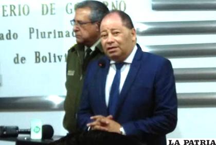 El ministro de Gobierno, Carlos Romero, en conferencia de prensa/ ANF