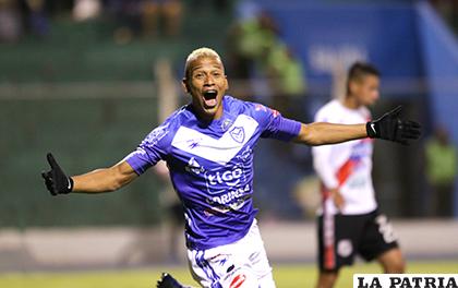 Hat-trick de Jair Reinoso en el triunfo del cuadro orureño anoche en la Villa Imperial