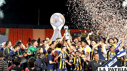 Festejo de los jugadores de Rosario Central /infobae.com