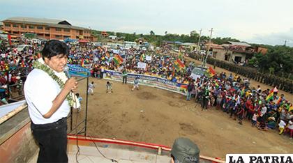 Evo Morales ayer participó de un acto en el trópico de Cochabamba /BTV
