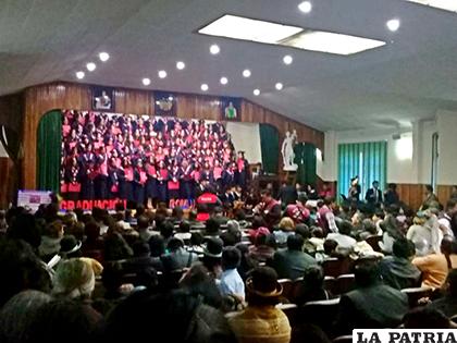 Acto de graduación de Comunicación Social de la UTO/LA PATRIA