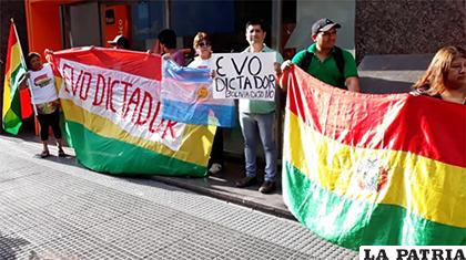Bolivianos movilizados en Argentina /Henry Aguirre