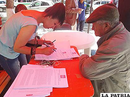 Los formularios no solo están siendo llenados en la ciudad sino también en el área rural /LA PATRIA