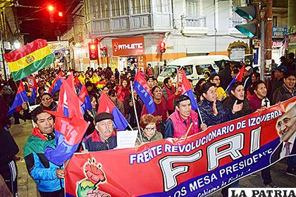 Masiva participación del FRI en la marcha del reciente jueves en la noche /LA PATRIA
