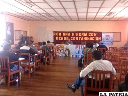 El taller se realizó con el propósito de incentivar la minería con menos 
contaminación/LA PATRIA