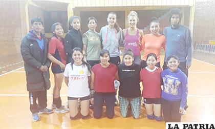 El club América que participará en la Liga Superior del Voleibol Boliviano /Marcelo Abascal - LA PATRIA
